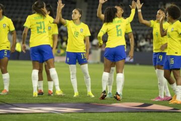 Infantino revela sedes das Copas do Mundo femininas de 2031 e 2035