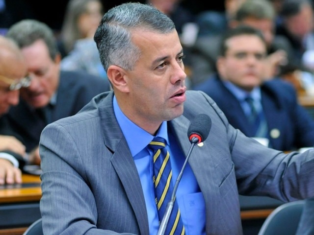 Deputado quer explicações sobre pesquisas de avaliação do governo Lula