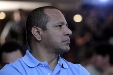 Pai de Neymar se pronuncia sobre Daniel Alves: “Para minha família, o assunto terminou”