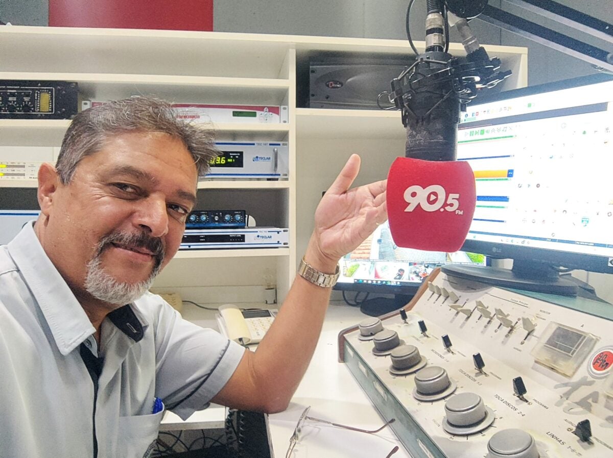 Prosa no Rádio: Tonny Morais comanda novo programa na Rádio Caraça FM 90,5