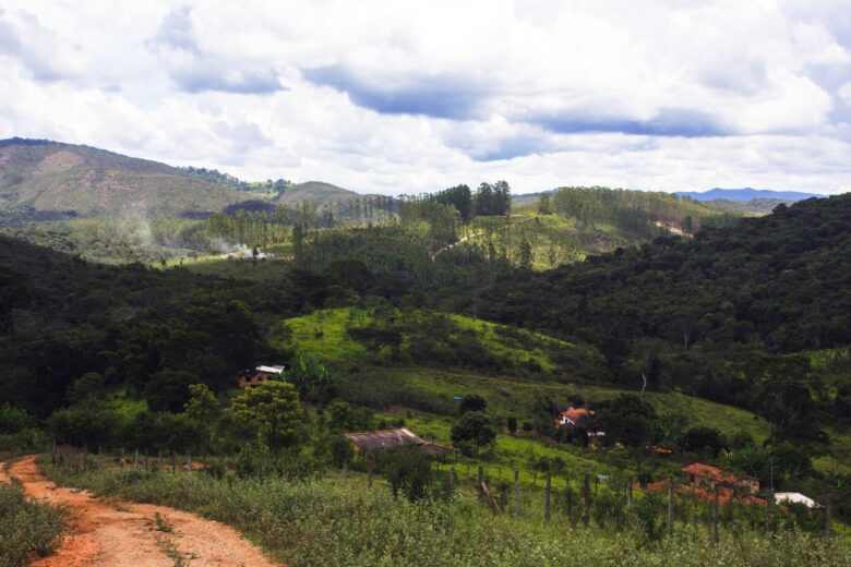 Anglo American convoca moradores de Gondó para negociação, mas 76 famílias continuam fora do Plano de Reassentamento