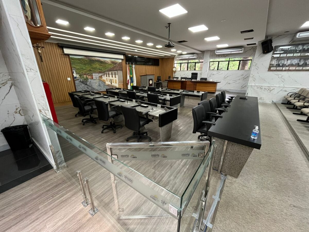 Por falta de quórum, Câmara Municipal de Itabira não analisa projeto de combate à dengue