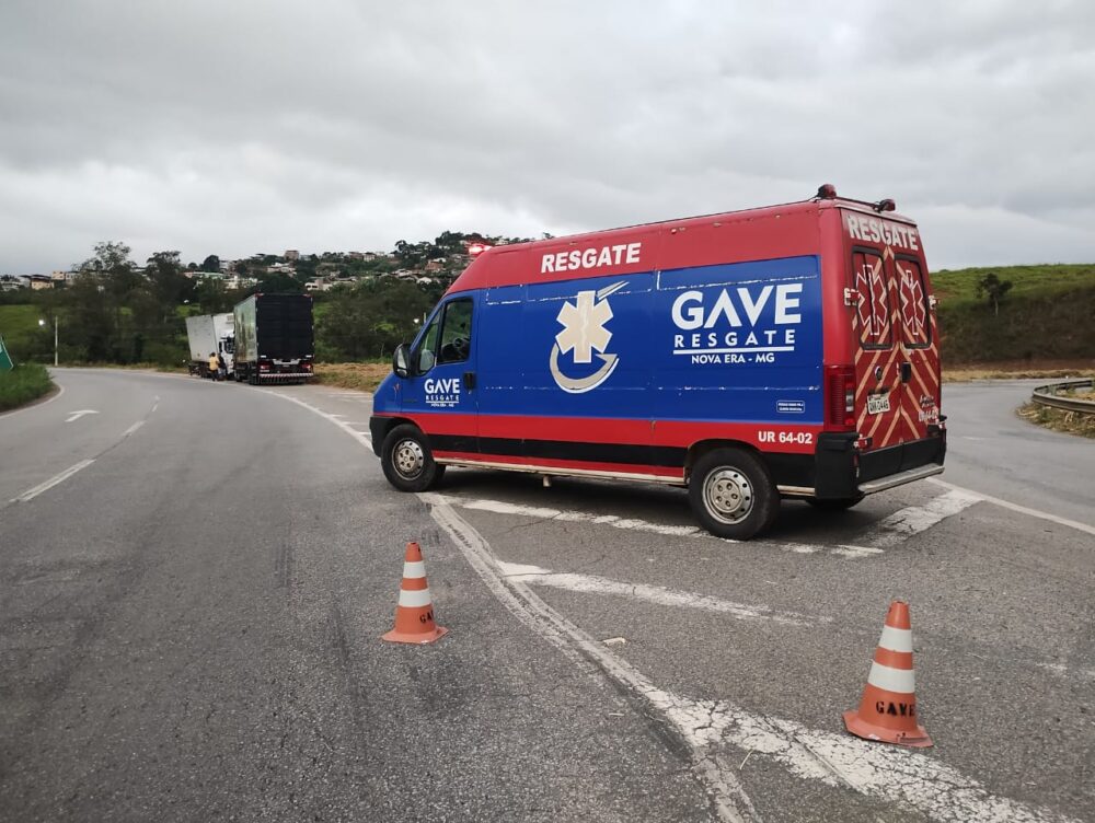 Motorista de caminhão morre após passar mal ao volante na BR-381, em Nova Era