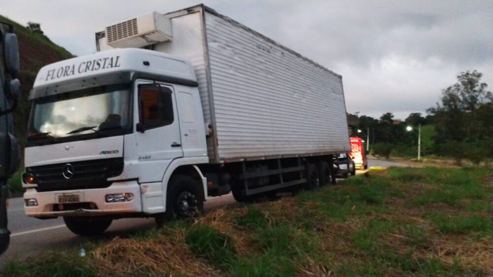 Motorista de caminhão morre após passar mal ao volante na BR-381, em Nova Era