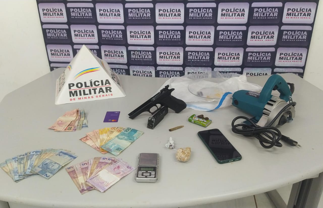 Polícia apreende drogas, dinheiro e prende dois por tráfico em Itabira