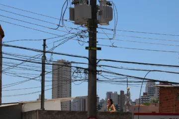 Consumidor ficou em média 10,4 horas sem energia em 2023, mostra Aneel