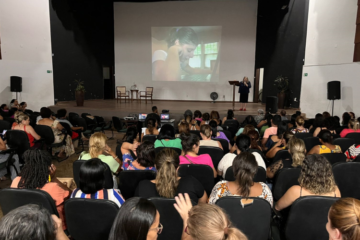 Profissionais da educação infantil de Monlevade participam de capacitação sobre alfabetização