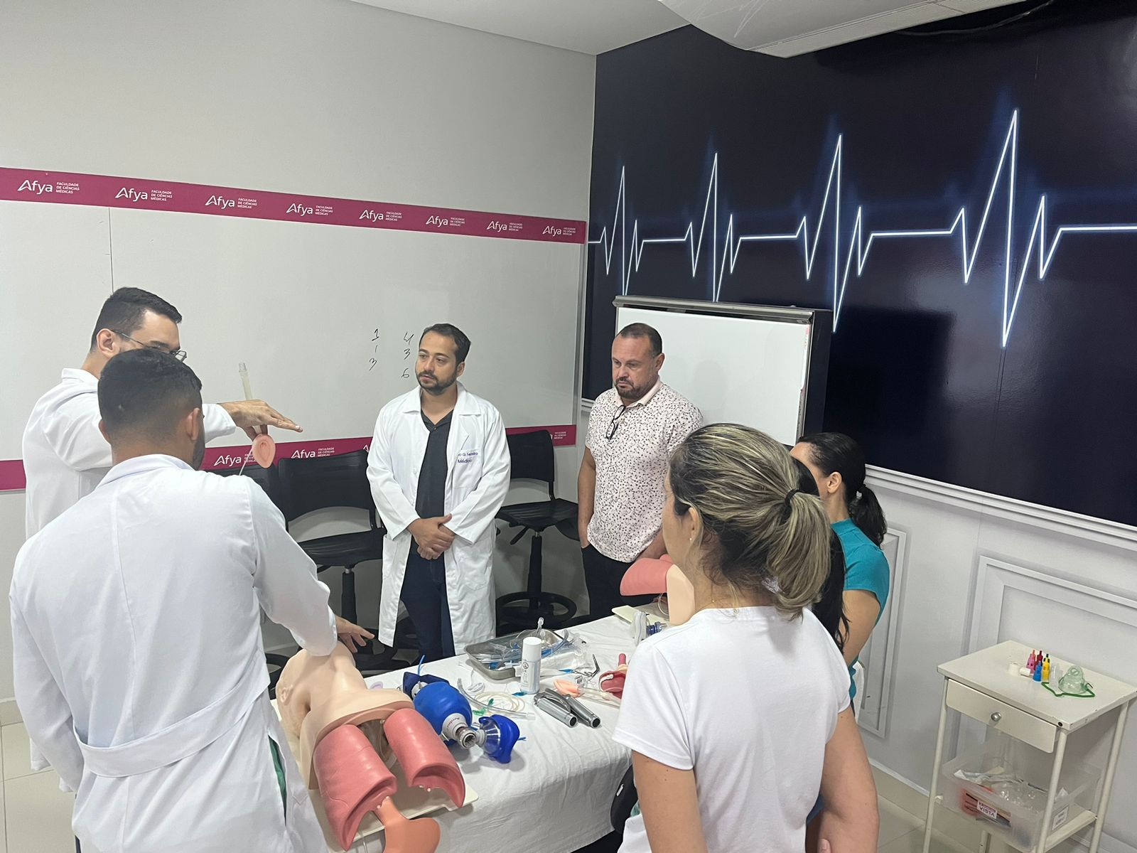 Profissionais da UPA24h de Ipatinga aprimoram habilidades em treinamento