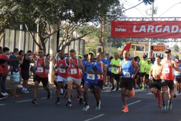 Galeria de fotos: confira como foi a largada da corrida DeFato Saúde – HNSD 165 Anos