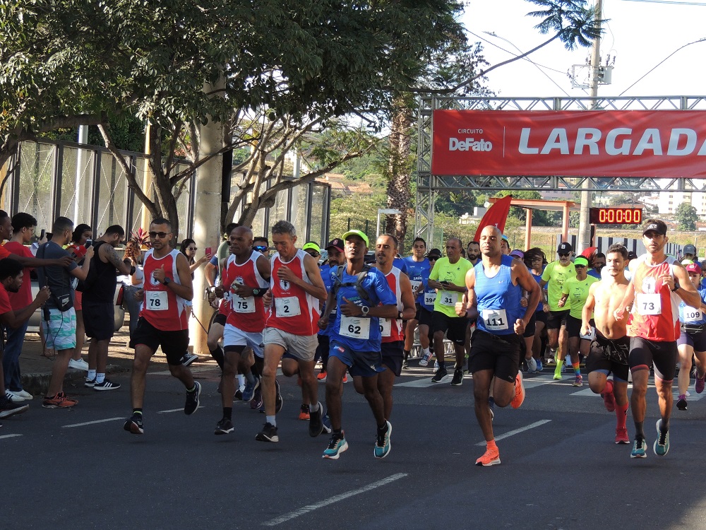 Galeria de fotos: confira como foi a largada da corrida DeFato Saúde – HNSD 165 Anos