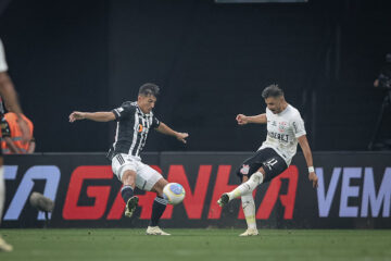 Com um a menos, Atlético empata com o Corinthians pela primeira rodada do Brasileirão