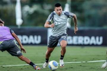 Na Arena Pantanal, Atlético defende invencibilidade de oito jogos diante do Cuiabá; Rádio Caraça transmite a partida