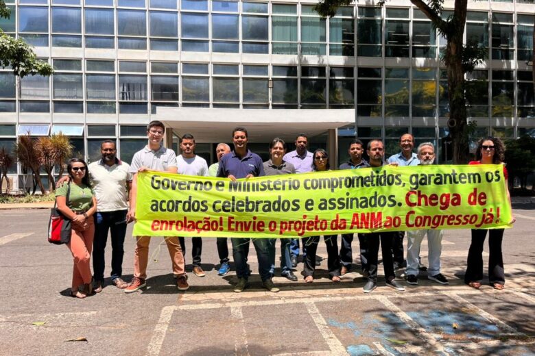 Projeto de Lei que equipara salários de servidores da ANM é encaminhado ao Congresso