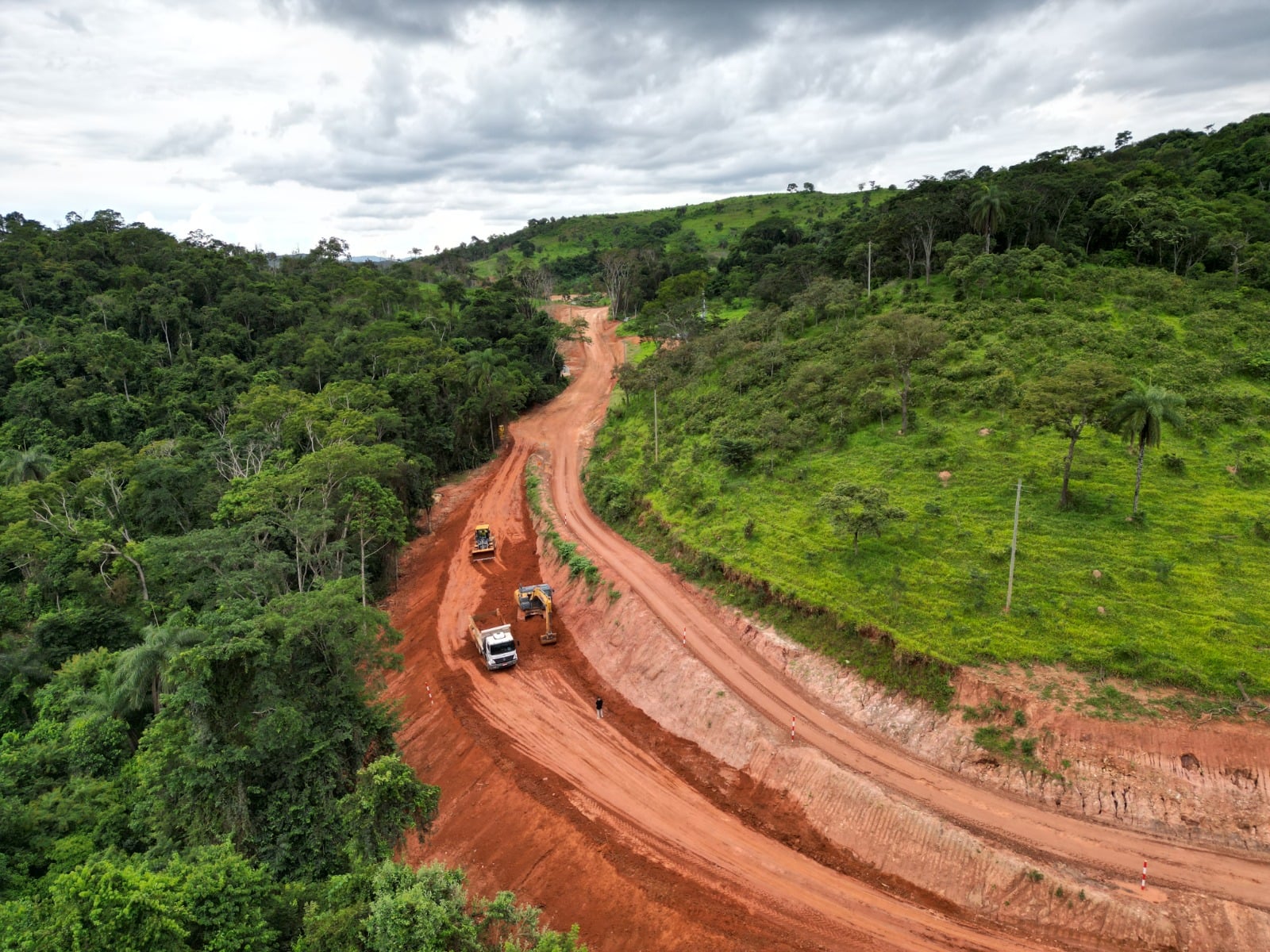 Obra na estrada entre a comunidade do Una e a BR-381 está em fase final