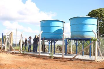 Obras sanitárias são inauguradas na comunidade Córrego dos Macacos, em Ipoema