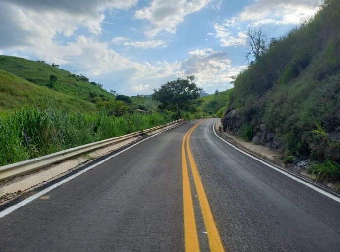 Concluídas as obras de recuperação funcional da rodovia LMG-744