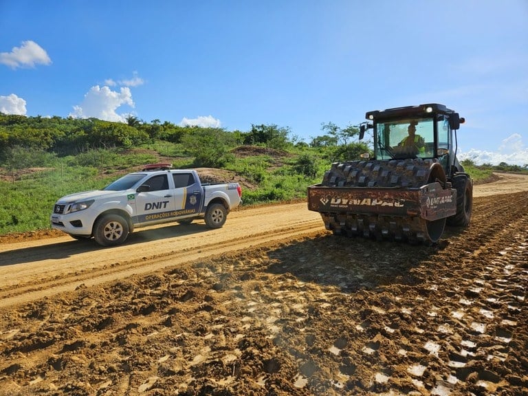 DNIT e Exército avançam na pavimentação da BR-367, em Minas Gerais