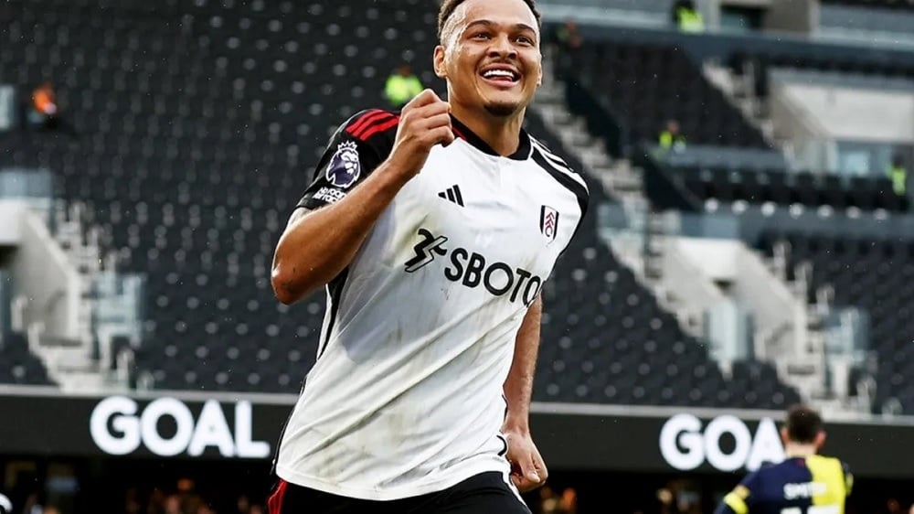 Natural de São Domingos do Prata, Rodrigo Muniz é eleito “Jogador do Mês” na Premier League