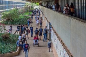 Universidades e institutos federais marcam greve a partir desta segunda-feira