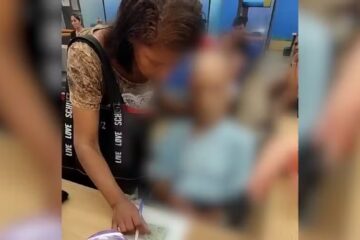 Decisão judicial mantém prisão de mulher que levou idoso morto a banco