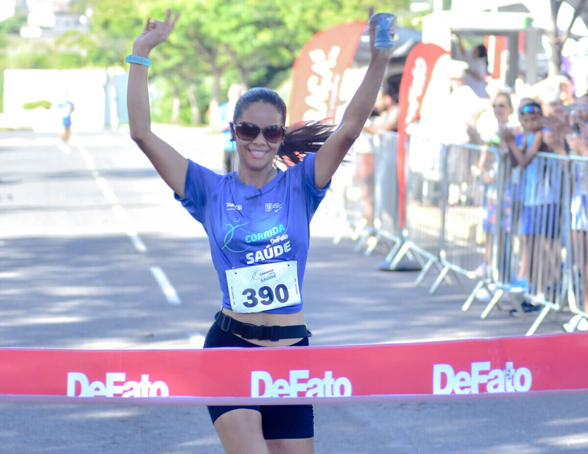 Samuel Gonçalves e Jéssica Guimarães vencem os 5km da Corrida DeFato Saúde; confira o pódio  