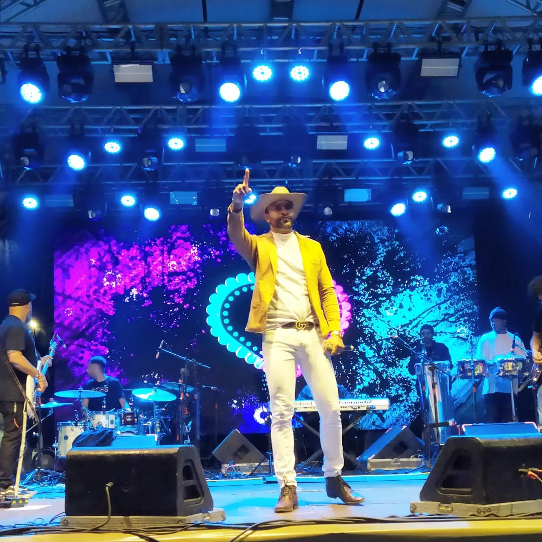 Após carreira no futebol, itabirano Herlomm Reis aposta no sertanejo e gravará seu primeiro DVD em Itabira