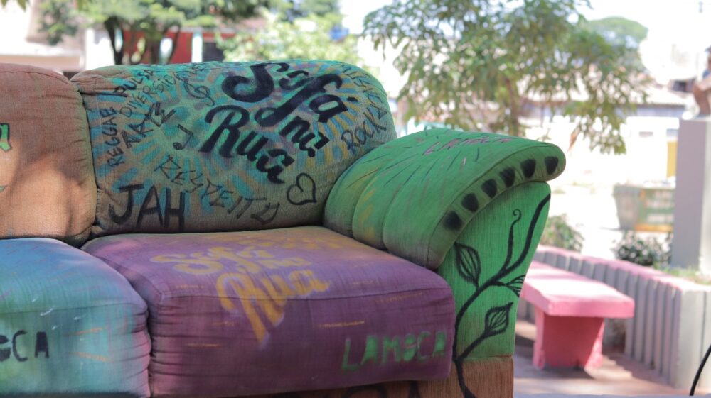 "Sofá na Rua recebe a SEDA": iniciativa promove integração entre projetos culturais em Itabira; saiba mais