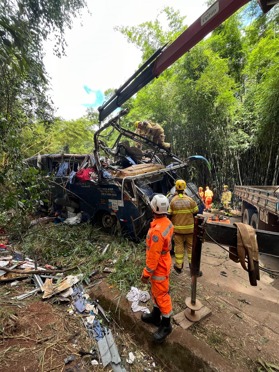 Vale do Rio Doce: 25 passageiros estavam no ônibus no momento do acidente