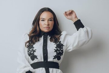 Conheça a influencer que agrediu mulher no meio da rua em Divinópolis