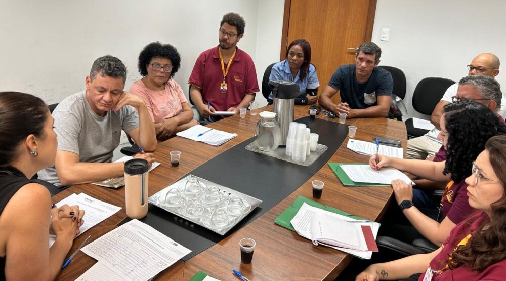 Atingidos pelas obras de descomissionamento do Sistema Pontal se reúnem com Ministério Público em Itabira