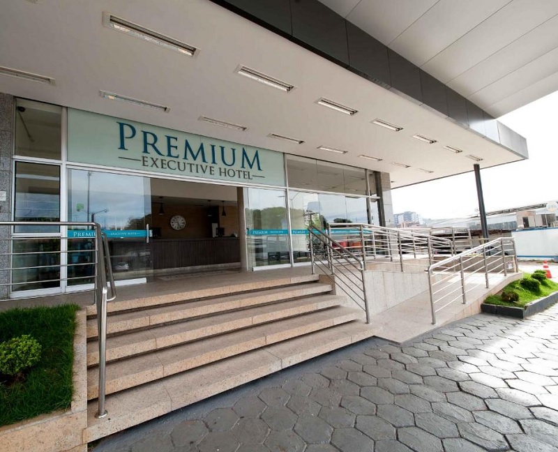 Procurando emprego? Padaria Família Pires e Premium Executive Hotel oferecem vagas em Itabira