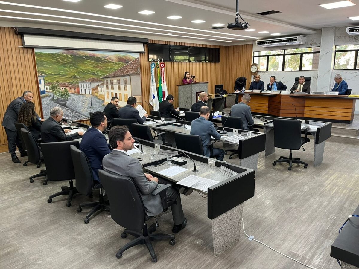 Vereadores aprovam projeto de lei que obriga a Prefeitura de Itabira a responder requerimentos