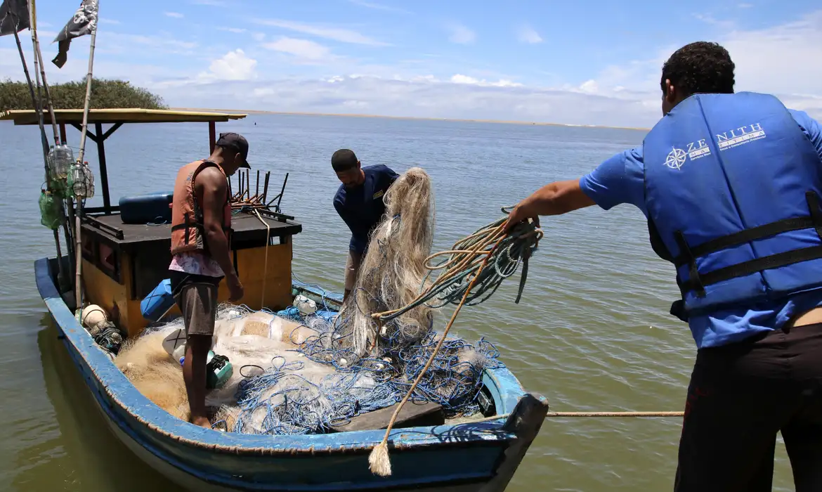 Justiça determina indenização a pescadores do Espírito Santo atingidos por tragédia-crime em Mariana