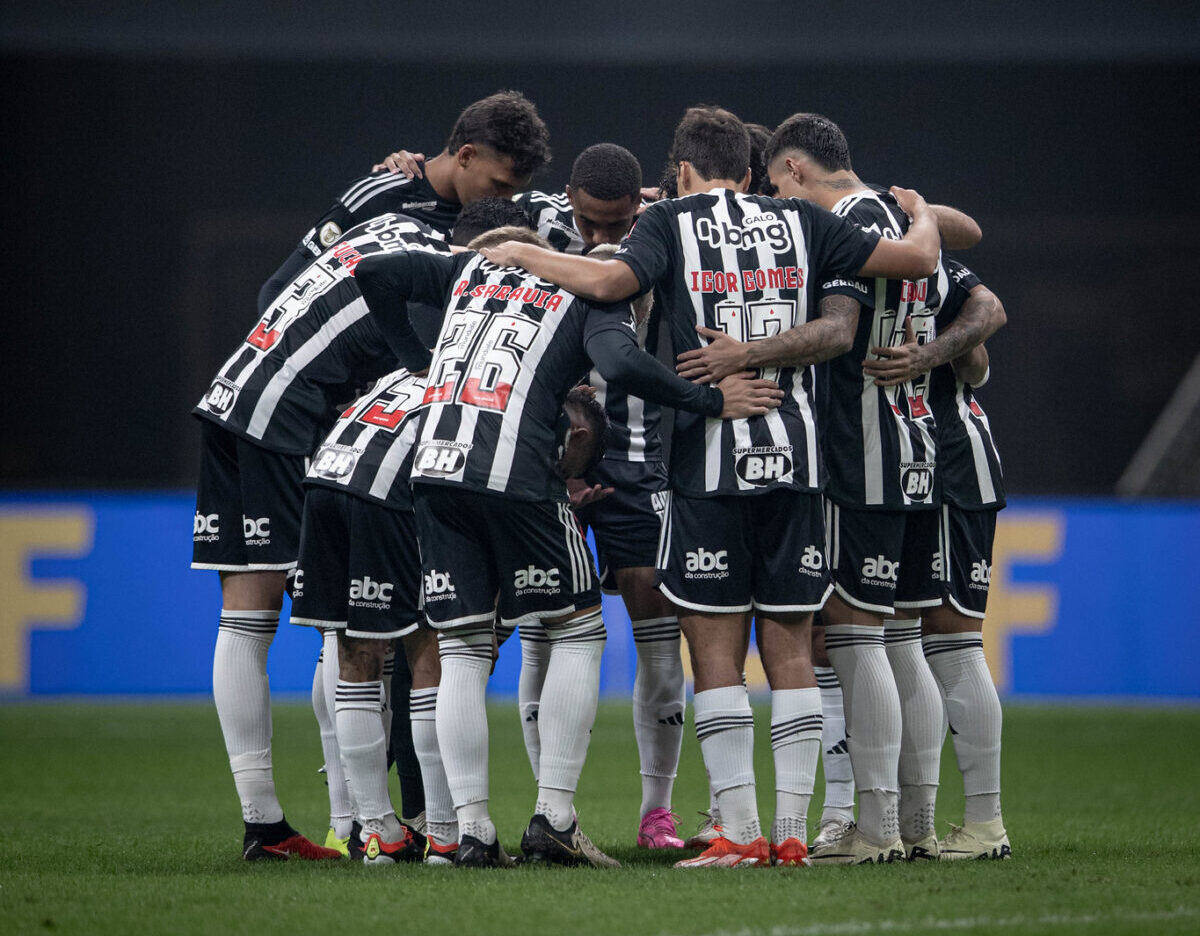 Sem Hulk e Paulinho no comando do ataque, Atlético encara o Vitória com transmissão ao vivo da Rádio Caraça