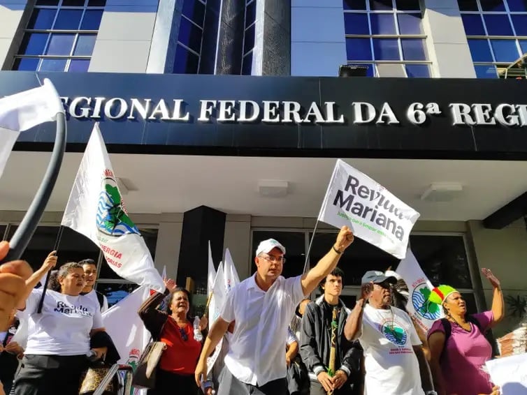 Caso Samarco: atingidos fazem ato contra sigilo envolvendo novo acordo