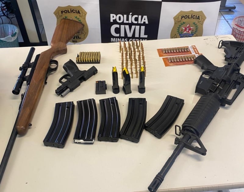 Três armas e mais de cem munições são apreendidas com suspeito de violência doméstica
