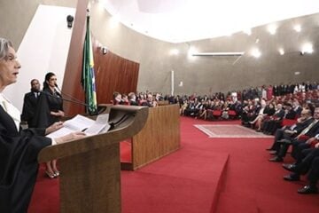 “O medo não tem assento em alguma casa de Justiça”, diz Cármen Lúcia ao assumir a presidência do TSE