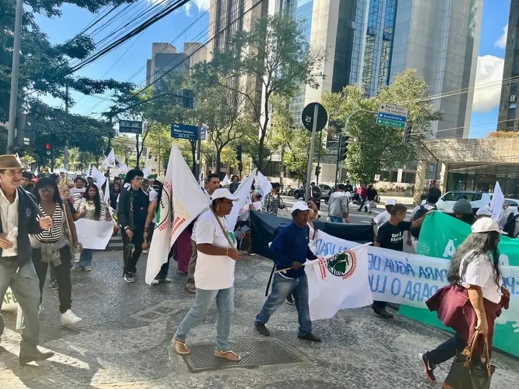 Caso Samarco: atingidos fazem ato contra sigilo envolvendo novo acordo