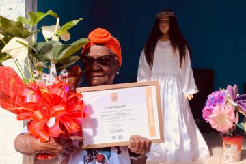 Polícia Civil presta homenagem à Dona Tita, matriarca do Quilombo Morro de Santo Antônio, em Itabira