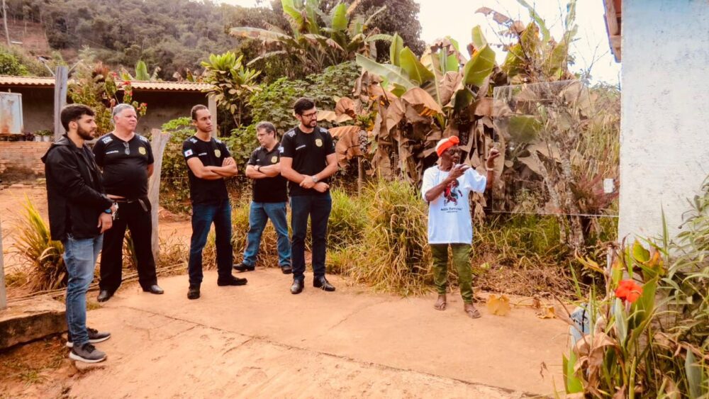 Polícia Civil presta homenagem à Dona Tita, matriarca do Quilombo Morro de Santo Antônio, em Itabira