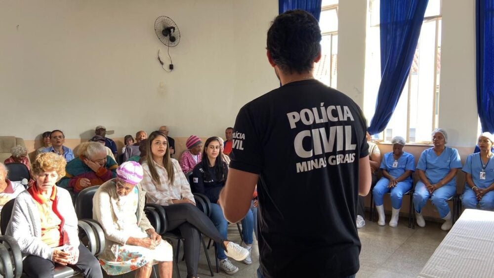 Polícia Civil realiza ação educativa de proteção aos direitos da pessoa idosa no Lar de Ozanam, em Itabira