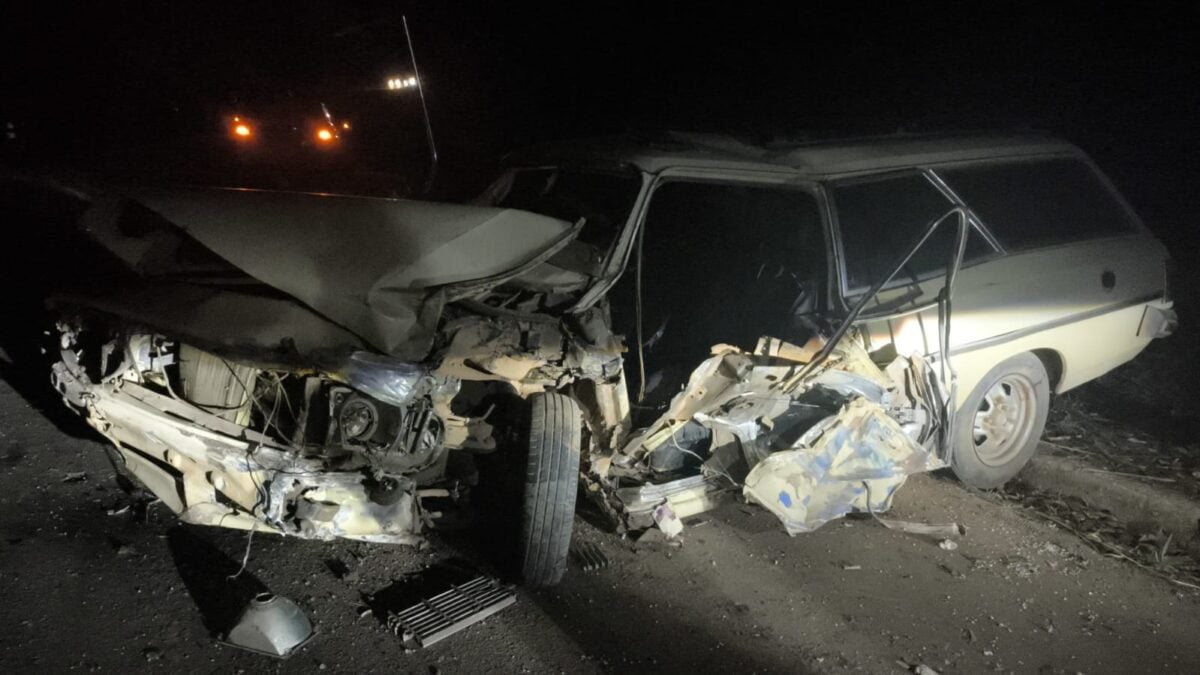 Duas pessoas ficam feridas em grave acidente na AMG-1210, em Itabira