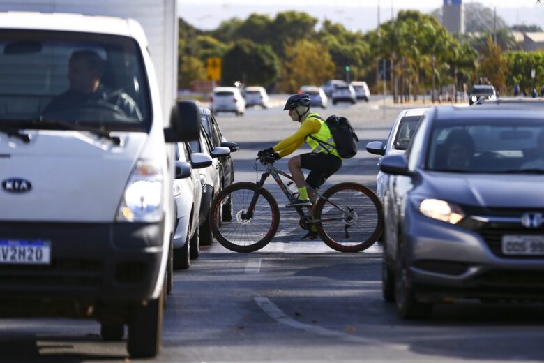 Excesso de acidentes desmotiva ciclistas em Minas Gerais
