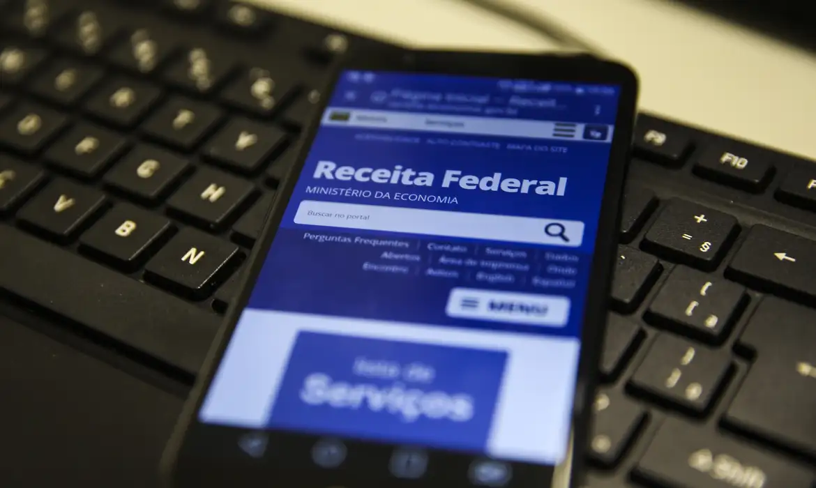 Imposto de Renda 2024: número de contribuintes e doações superam ano anterior