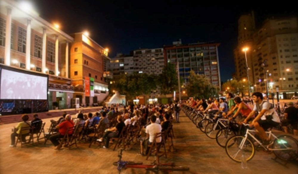 Bikecine oferecerá cinema ao ar livre em Mariana, Nova Era, Timóteo, Antônio Dias e Coronel Fabriciano