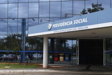 INSS começa a devolver descontos indevidos a aposentados; saiba a data e o canal oficial