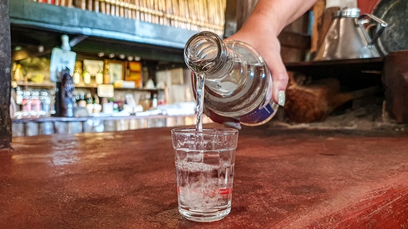 Cachaça mineira: tradição e qualidade garantem emprego e renda no campo