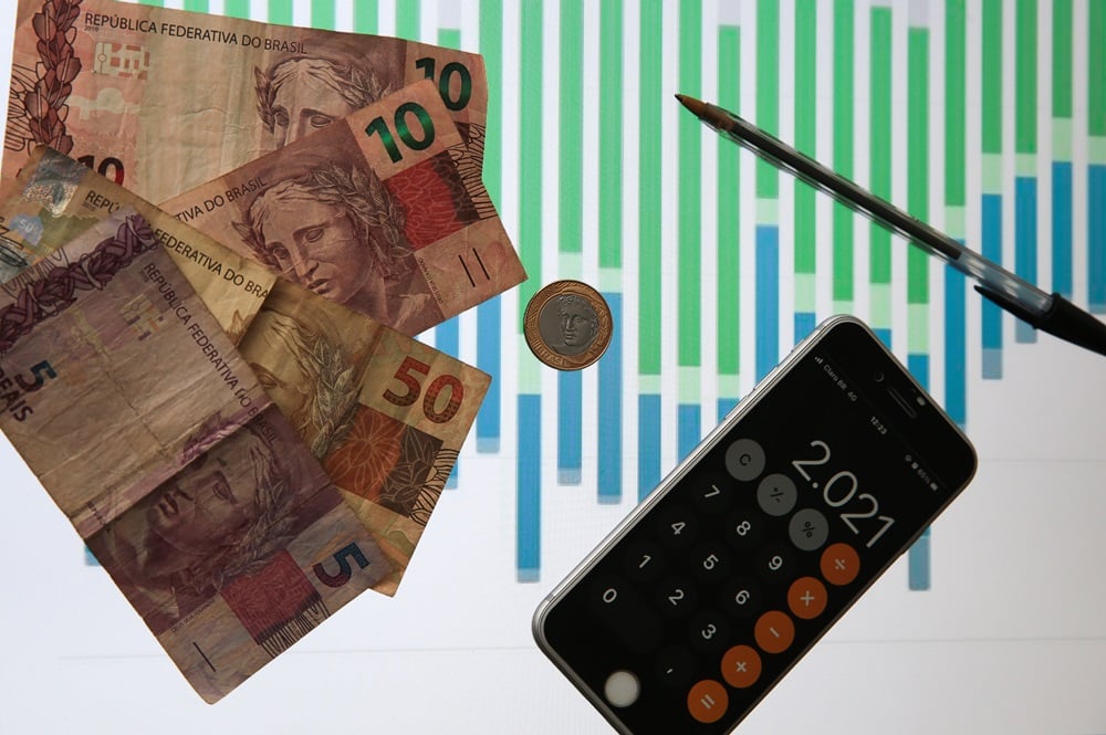 Mercado internacional antecipa reação às eleições brasileiras com valorização de ativos do país