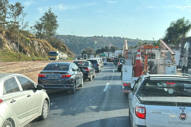 BR-381: saída de Belo Horizonte tem congestionamento nesta quinta-feira