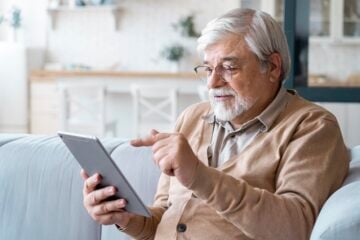 O uso de internet no Brasil cresce mais entre os idosos, de acordo com o IBGE